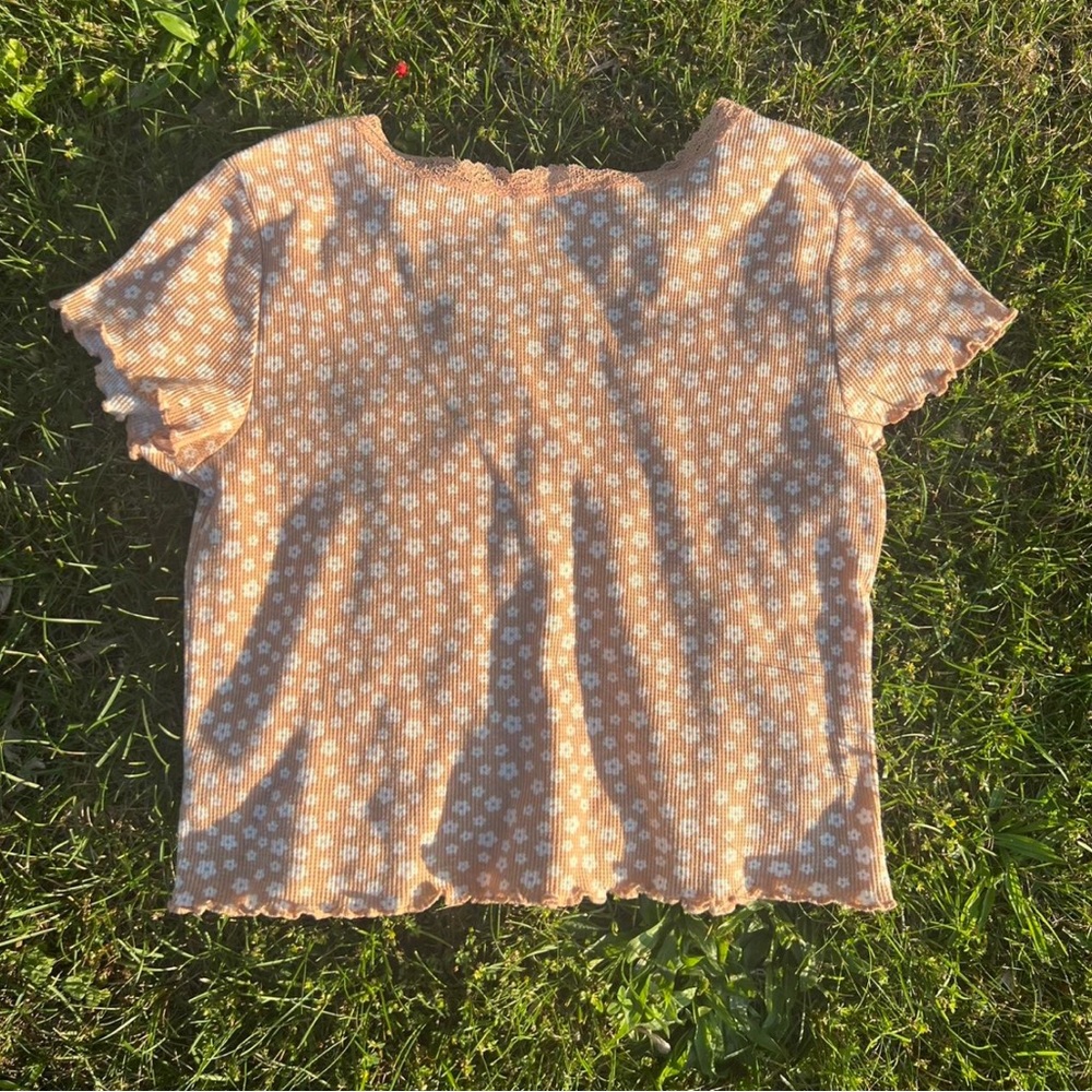 Rustic Floral Crop Top - Picture 6 of 8